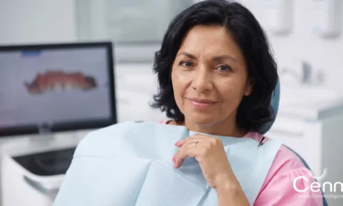 implante dental sin dolor en clínica cenn